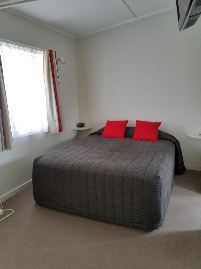 Featherston Motels And Camping Exterior foto